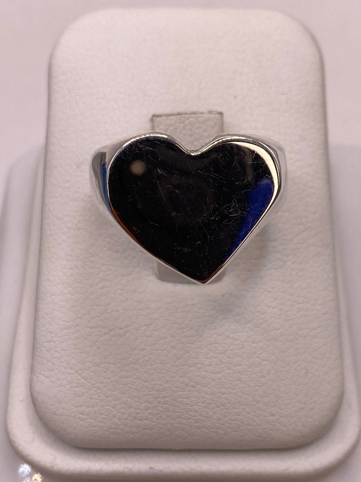 Anillo Artesanal en Plata con Corazón Liso Pulido