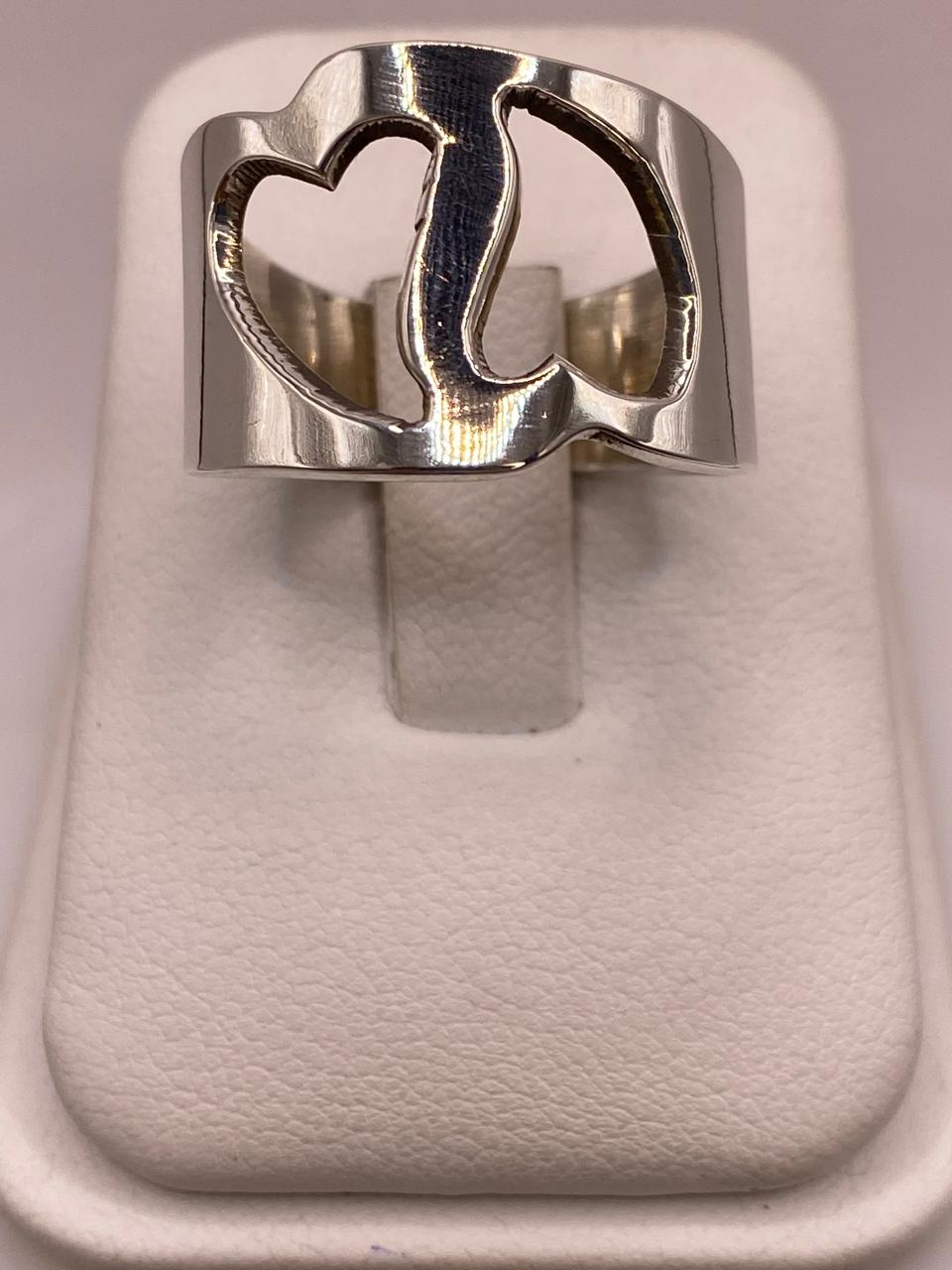 Anillo Artesanal en Plata con Corazón Recortado