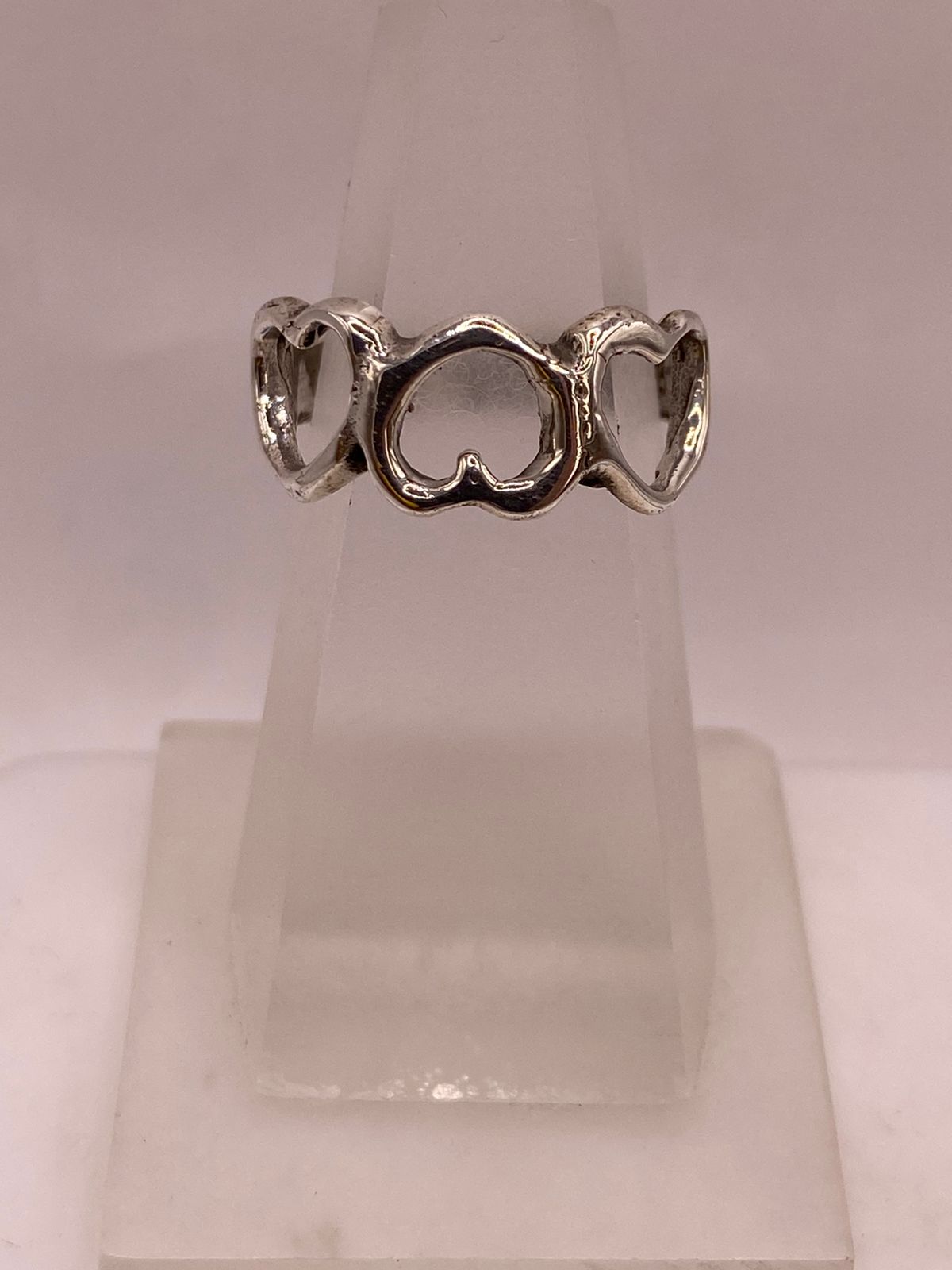Anillo Artesanal en Plata con Corazones Entrelazados