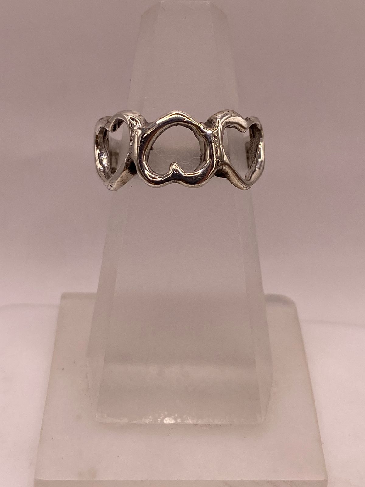 Anillo Artesanal en Plata con Corazones Entrelazados