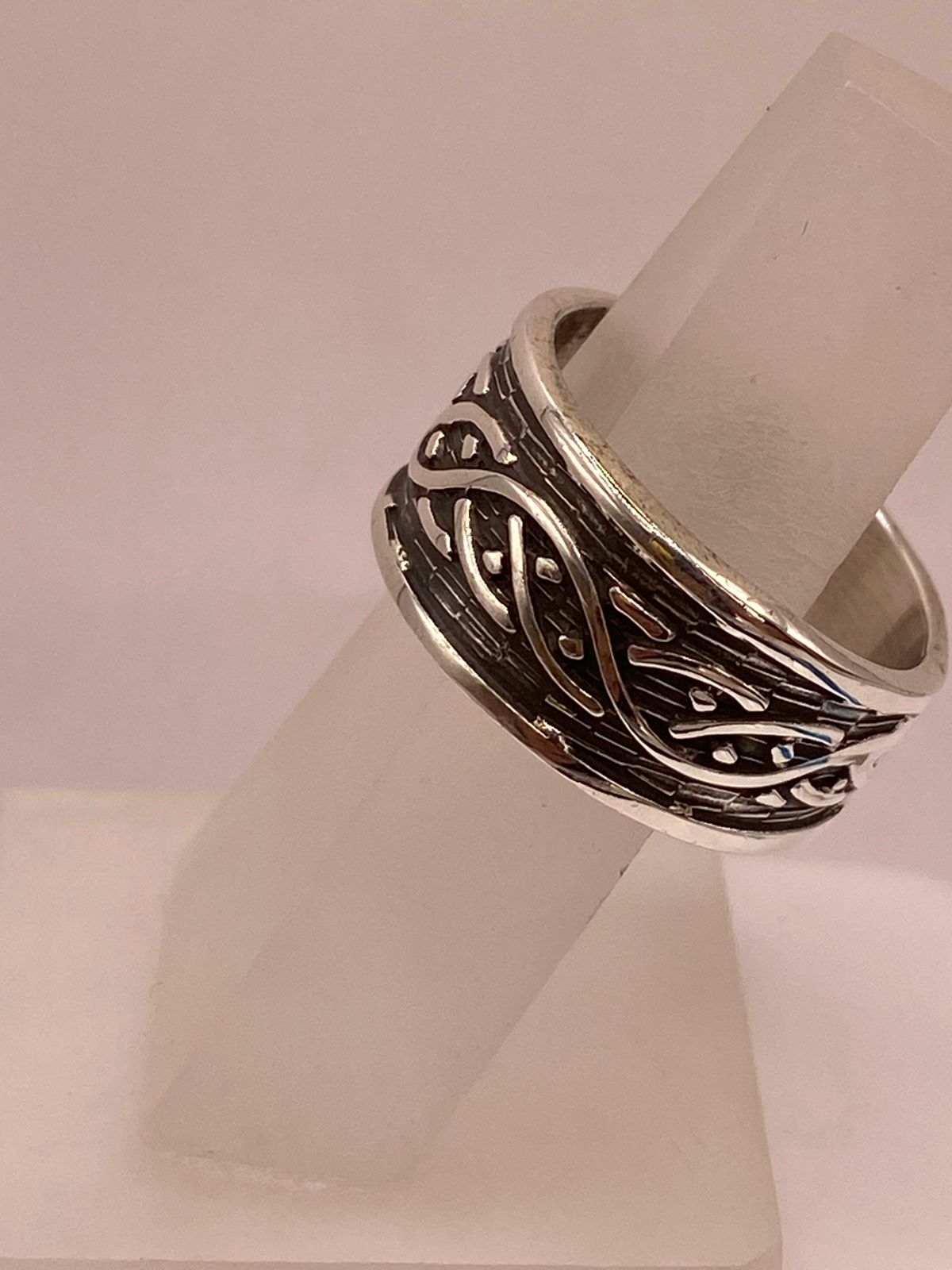 Anillo Artesanal en Plata con Diseño Trenzado Estilo Celta