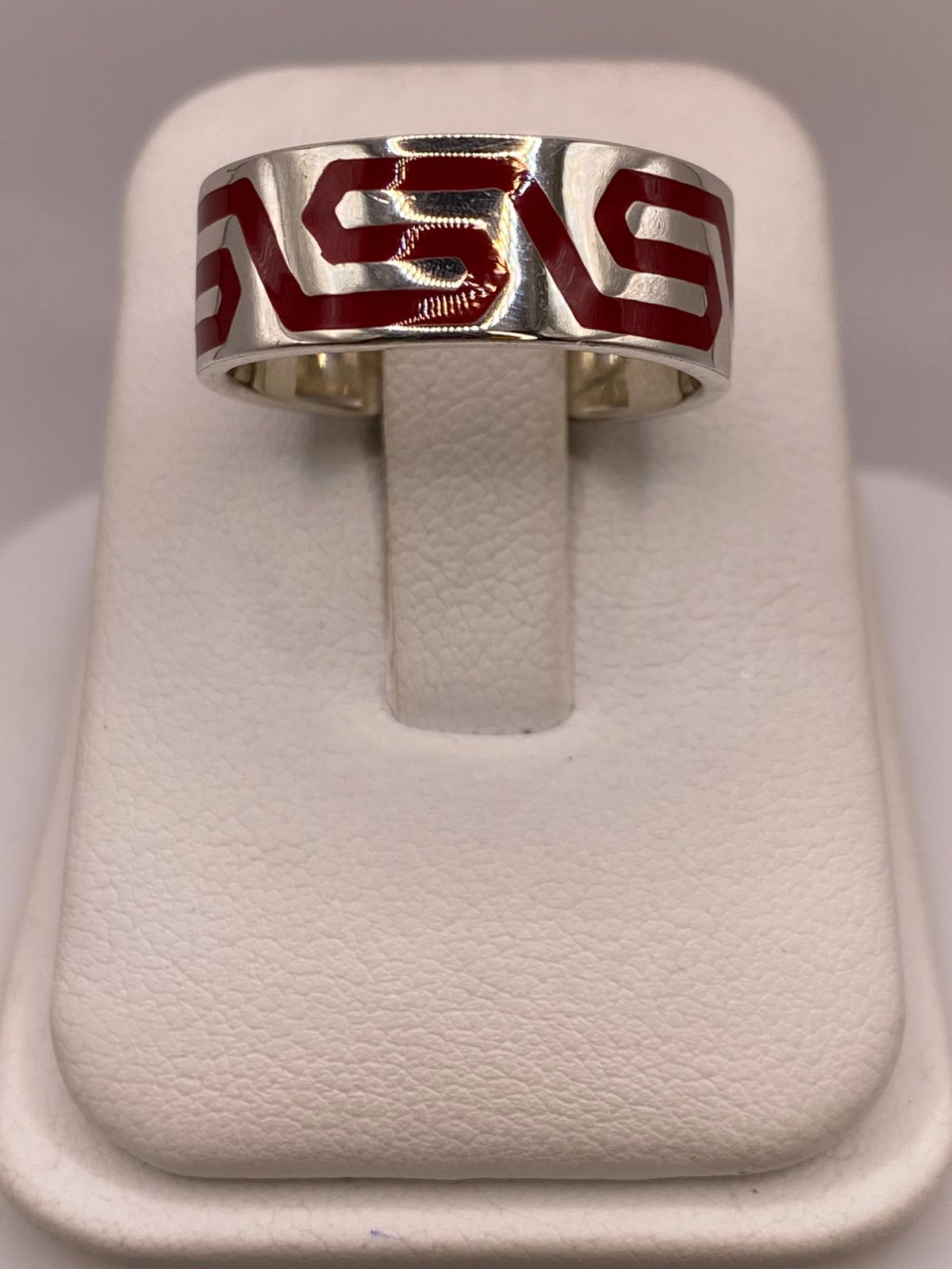 Anillo Artesanal en Plata con Greca Roja Esmaltada