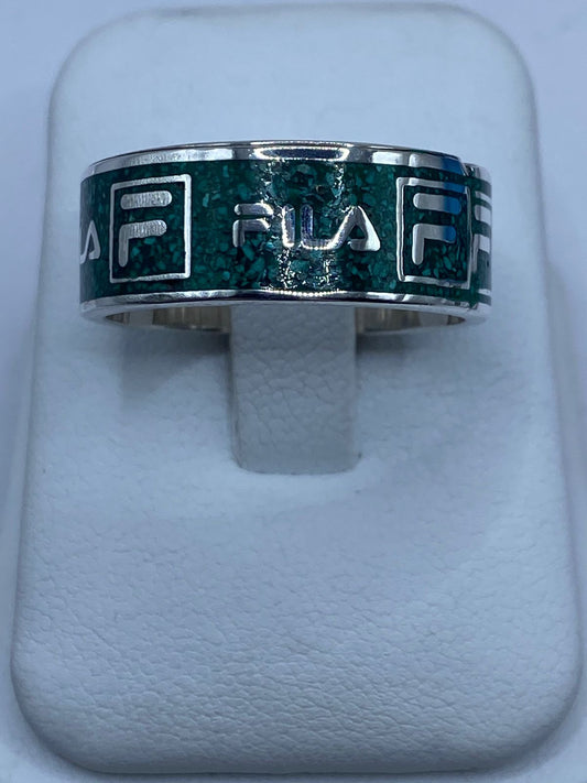 Anillo Artesanal de Plata .925 con Malaquita Verde y Diseño Inspirado en FILA