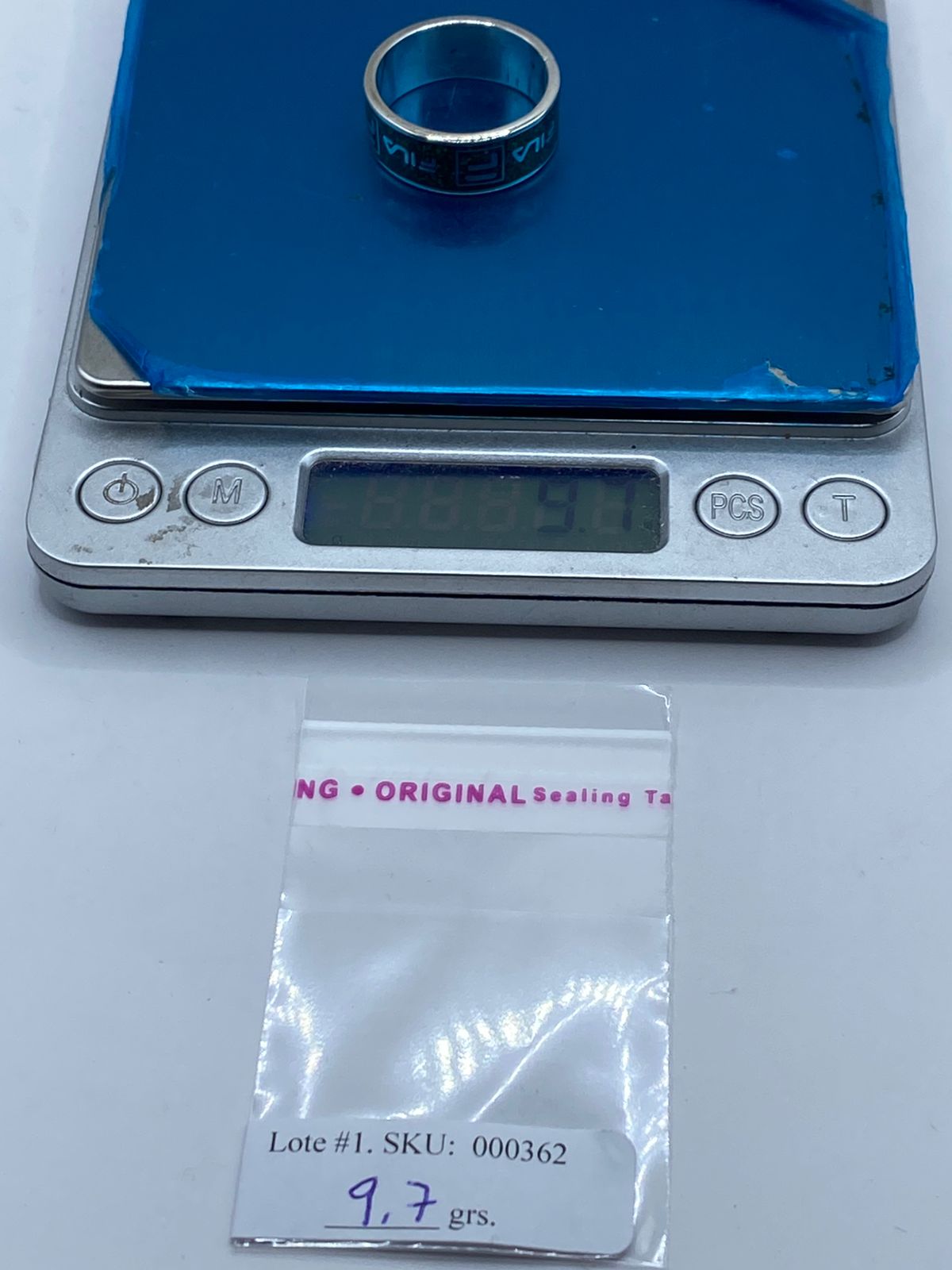 Anillo Artesanal de Plata .925 con Malaquita Verde y Diseño Inspirado en FILA