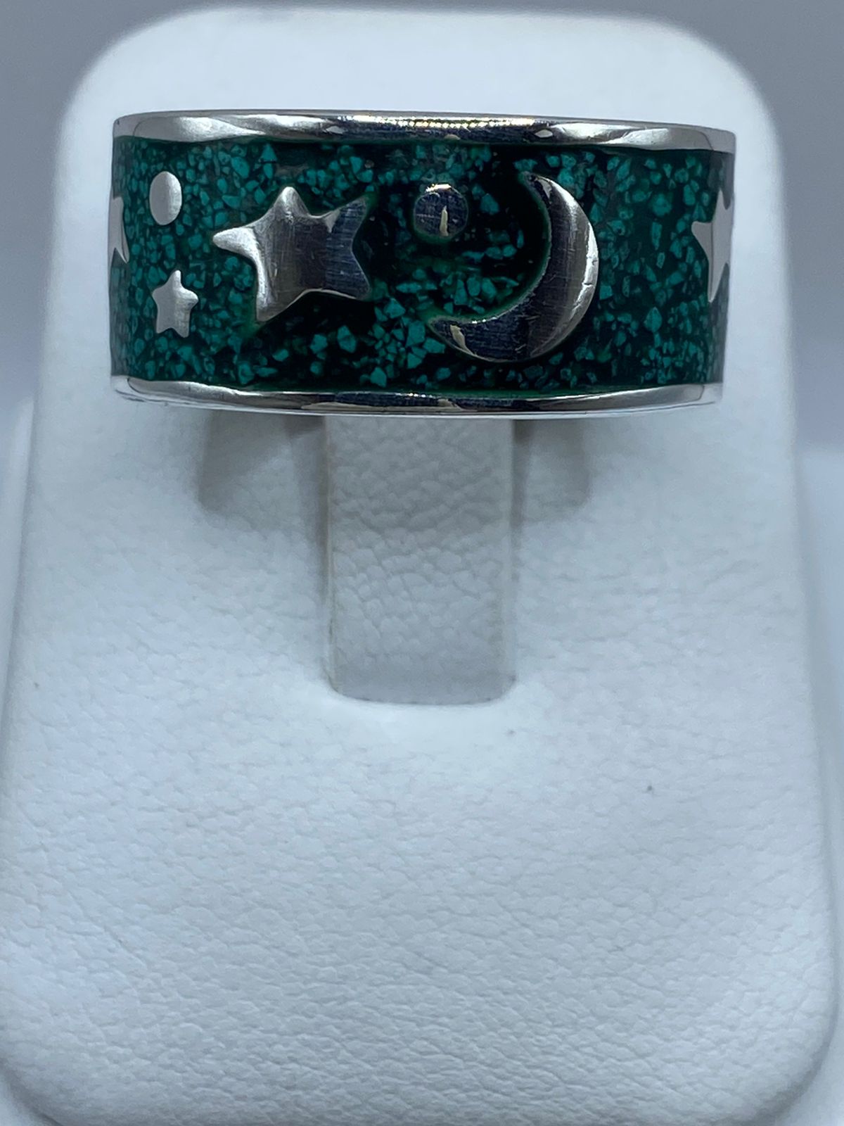 Anillo Artesanal de Plata .925 con Malaquita Verde – Diseño Luna y Estrellas