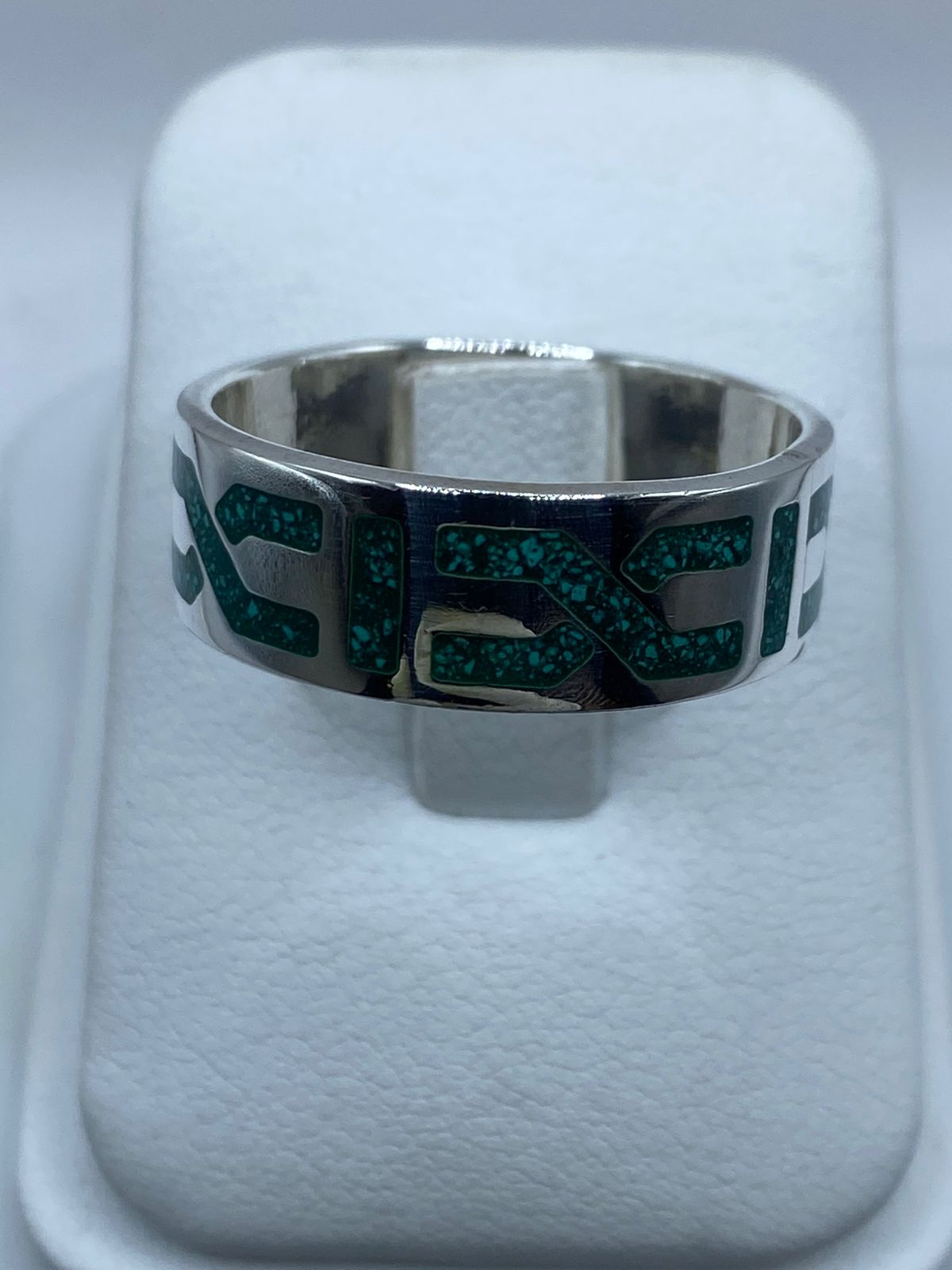 Anillo Artesanal de Plata .925 con Malaquita Verde y Greca Geométrica