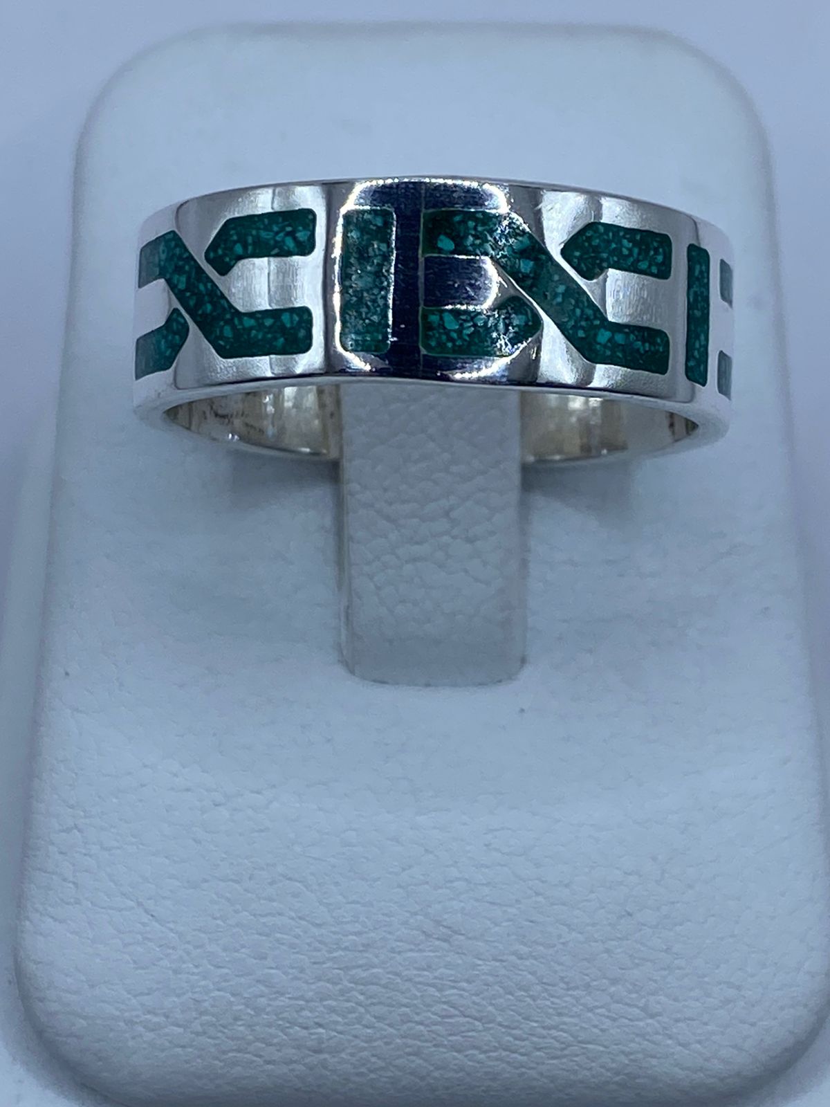 Anillo Artesanal de Plata .925 con Malaquita Verde y Greca Geométrica