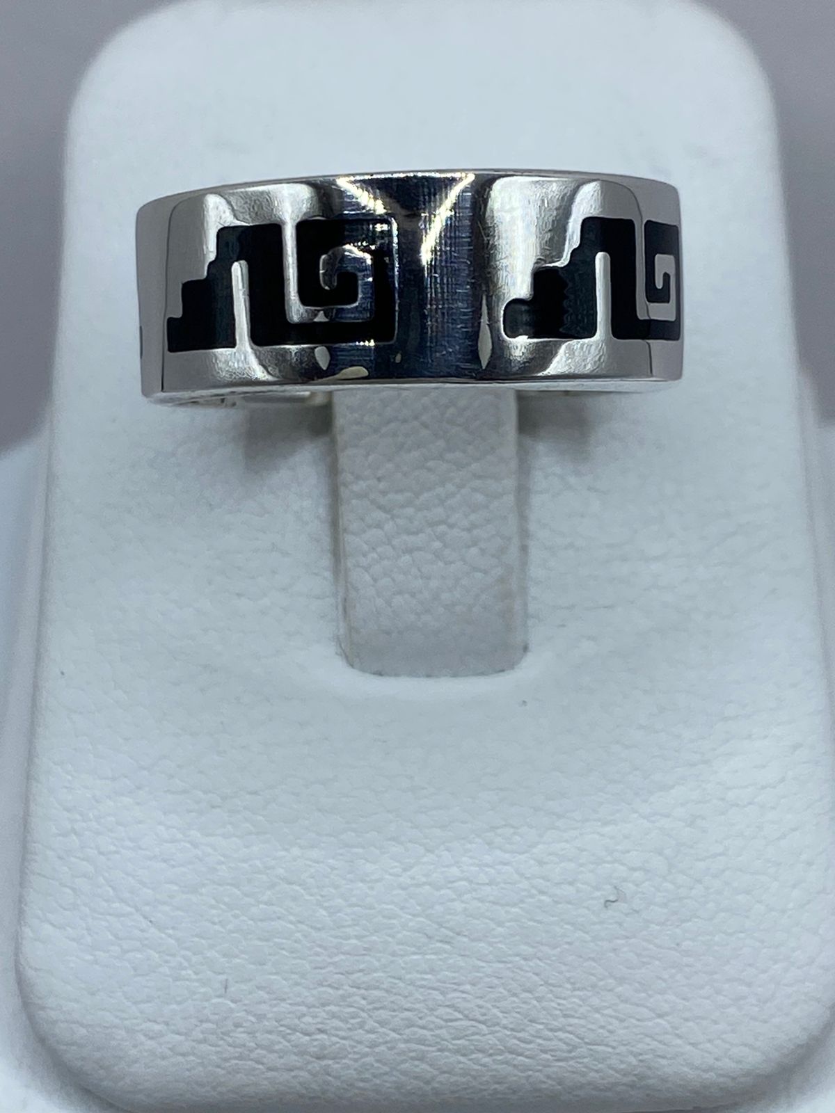 Anillo Artesanal de Plata .925 con Ónix y Greca Clásica