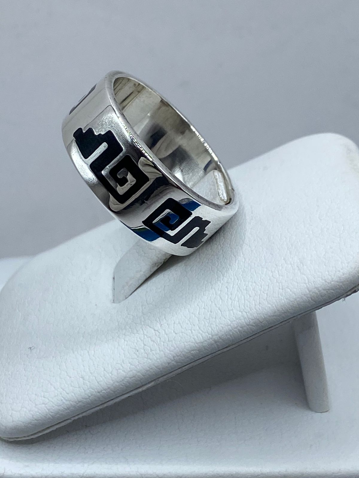 Anillo Artesanal de Plata .925 con Ónix y Greca Clásica