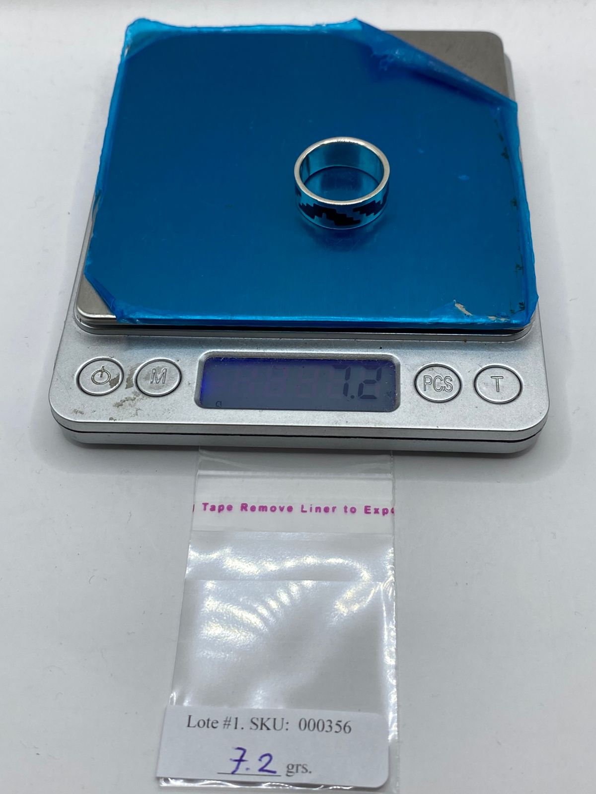 Anillo Artesanal de Plata .925 con Ónix y Diseño Prehispánico