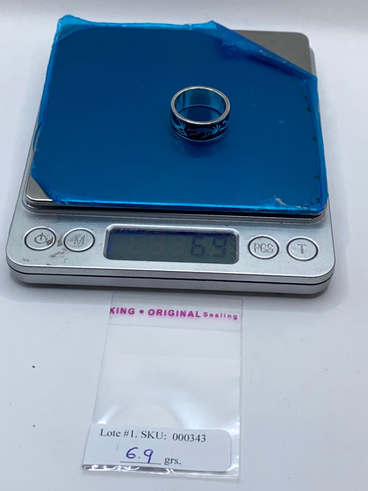 Anillo Artesanal de Plata .925 con Ónix Negro – Diseño Tribal Contemporáneo