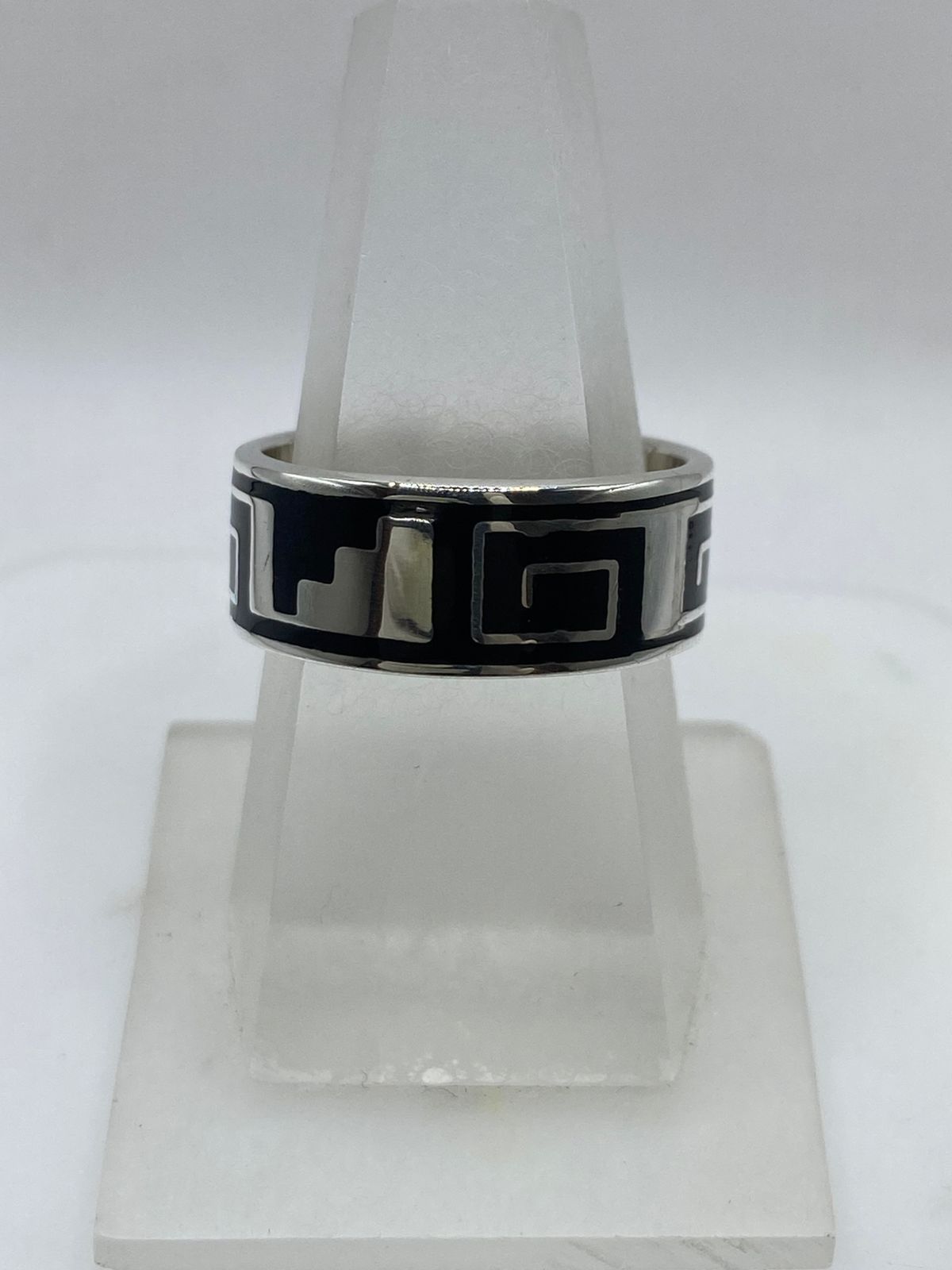 Anillo Artesanal de Plata .925 con Ónix Negro y Greca Geométrica