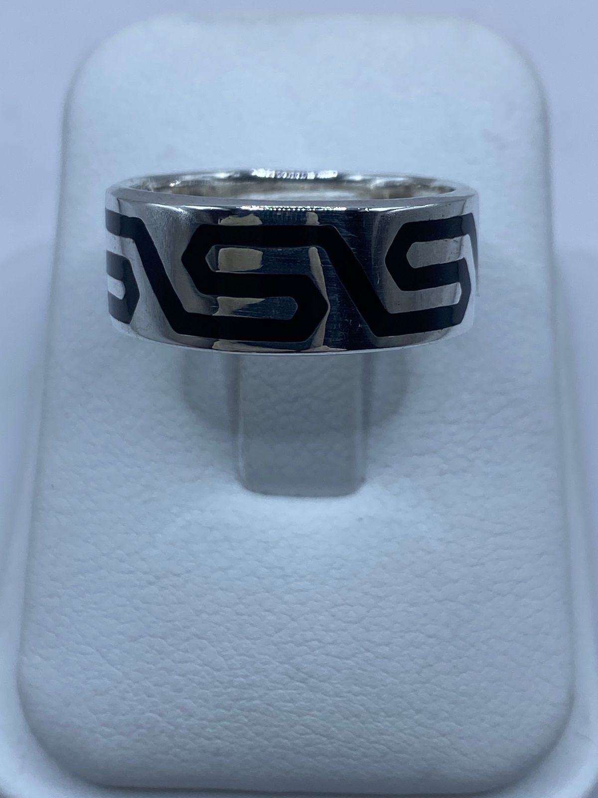 Anillo Artesanal de Plata .925 con Ónix Negro y Greca Moderna