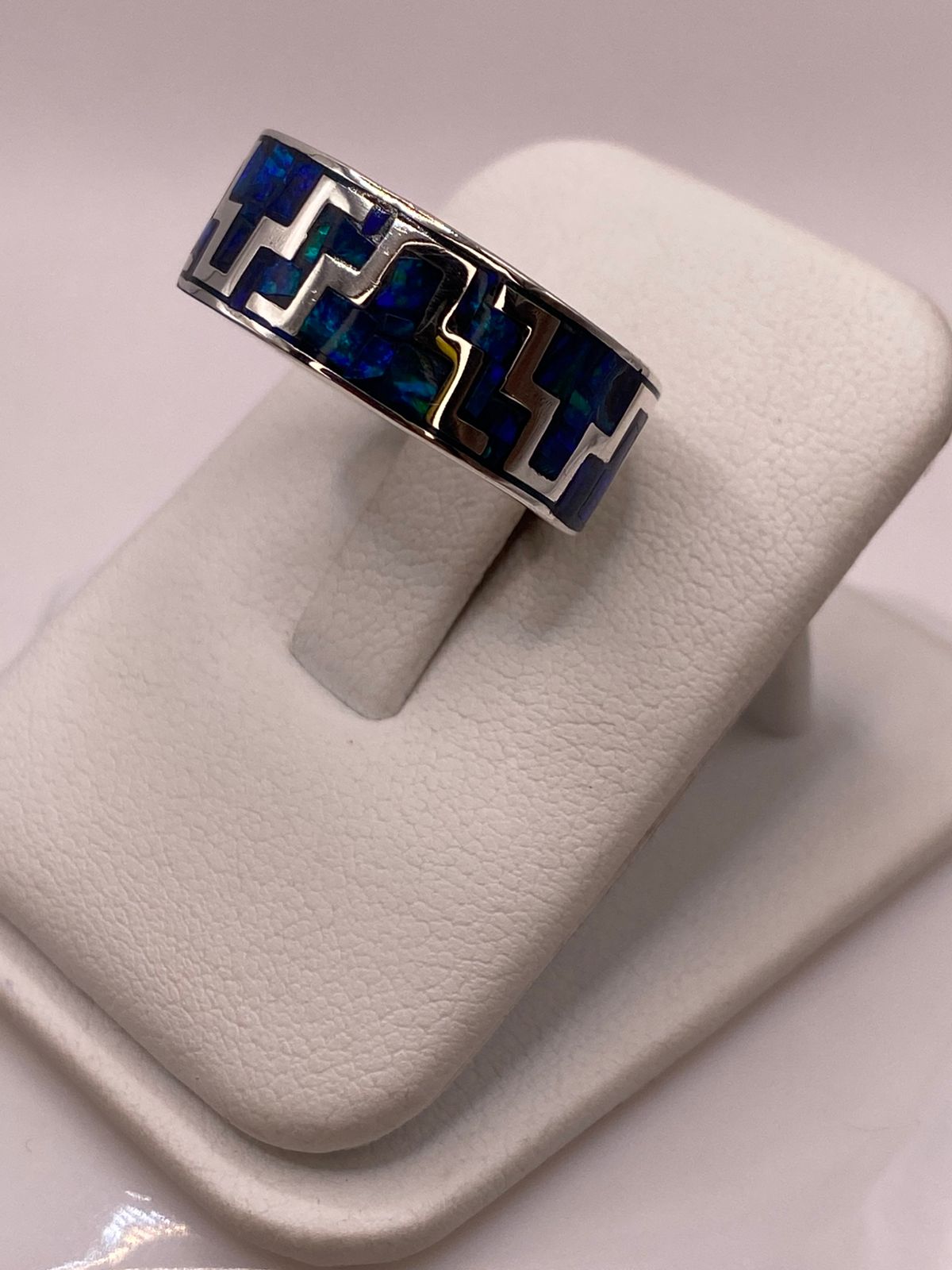 Anillo Banda con Incrustación Geométrica de Ópalo de Fuego Azul‑verde Plata Ley 950