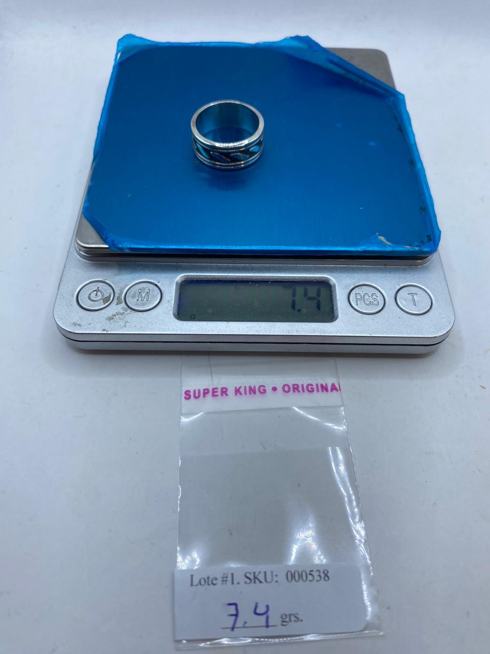 Anillo Banda Texturizada en Plata .925 Diseño Moderno con Contraste