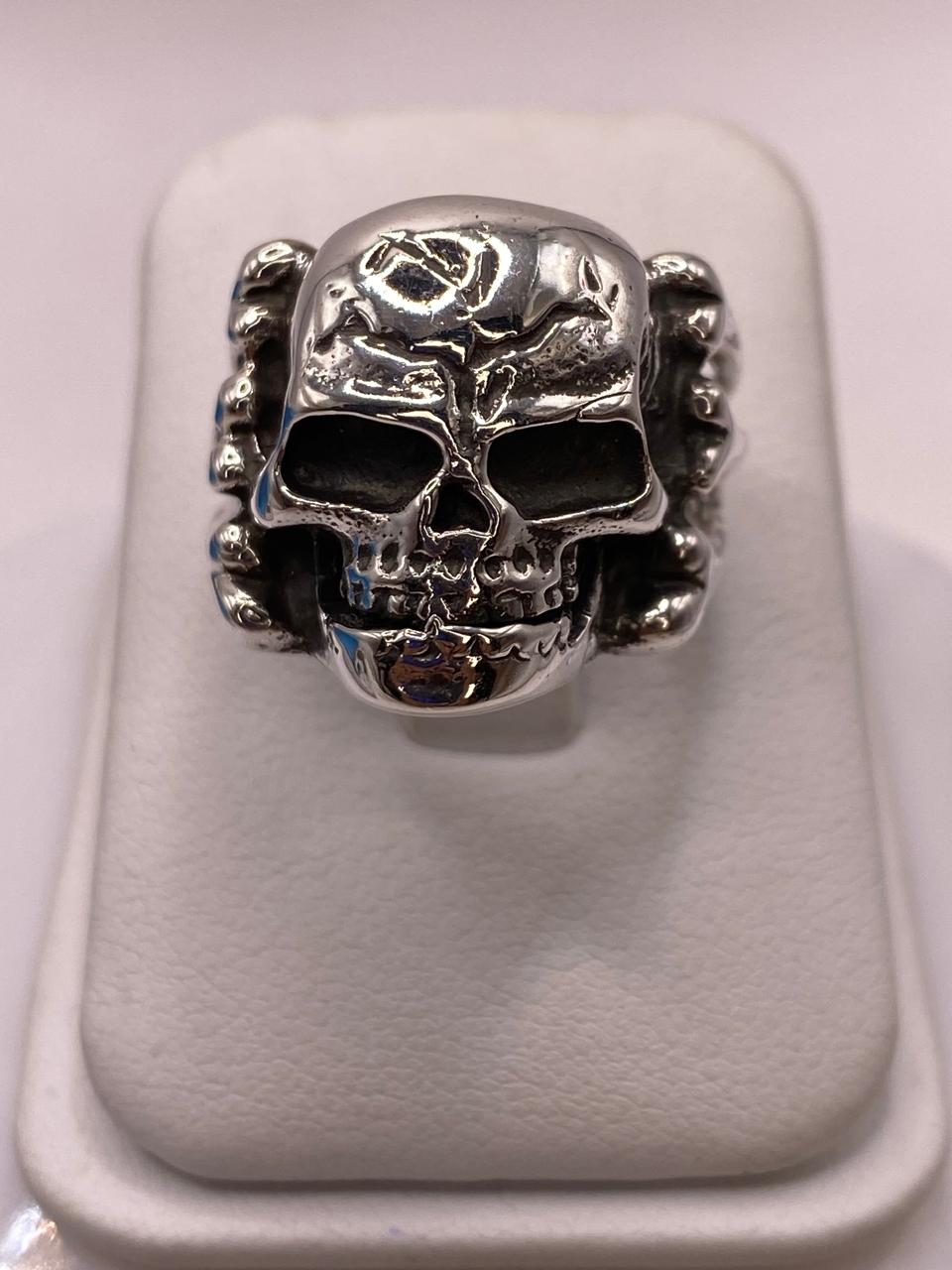 Anillo de Calavera con Huesos Laterales en Plata .925
