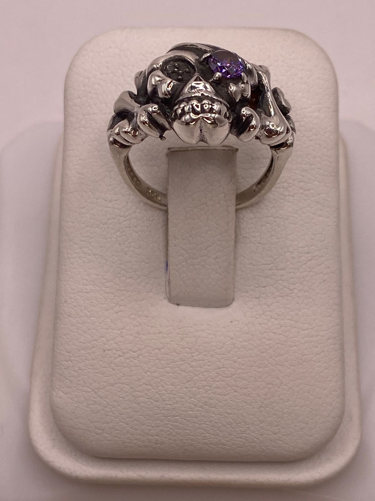 Anillo de Calavera con Ópalo de Fuego y Zirconia en Plata .950