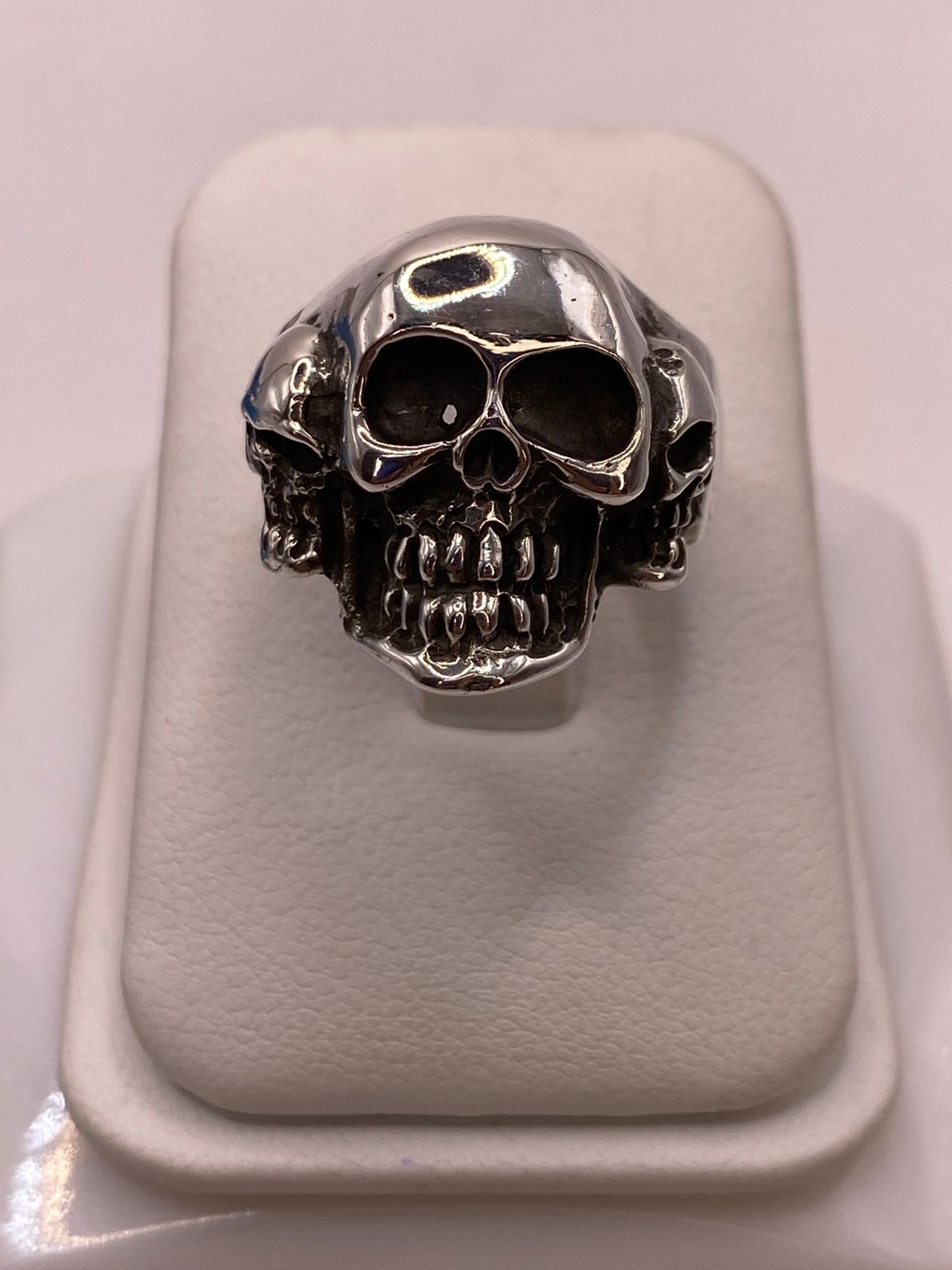 Anillo de Calavera Triple en Plata .950