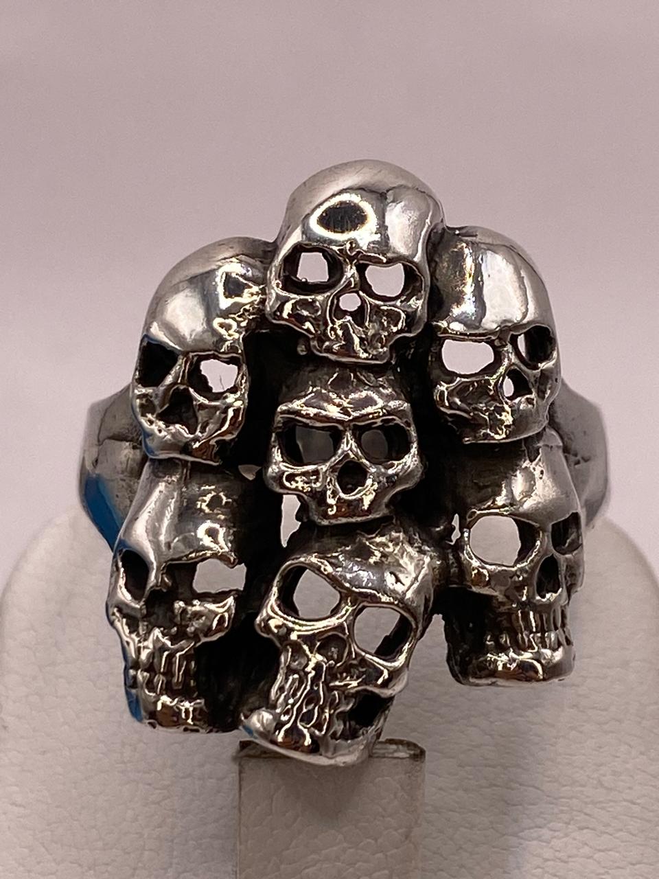 Anillo de Calaveras Apiladas en Plata .925