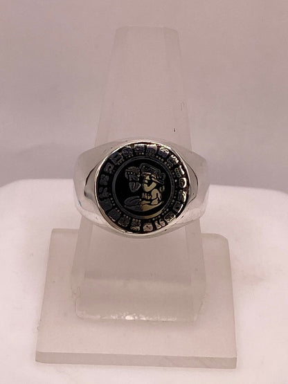 Anillo Calendario Azteca en Plata .925, vista frontal