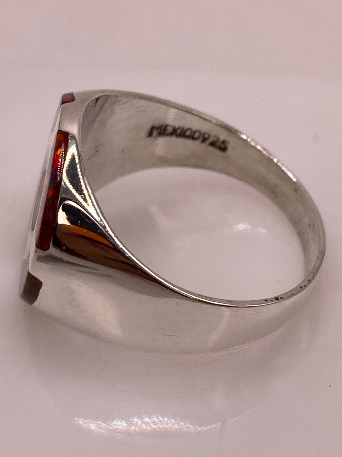 Anillo Circular con Ópalo de Fuego Multicolor en Plata .925