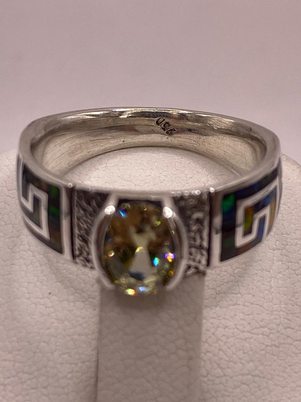 Anillo Contemporáneo Asimétrico con Ópalo de Fuego  y Zirconia en Plata .950