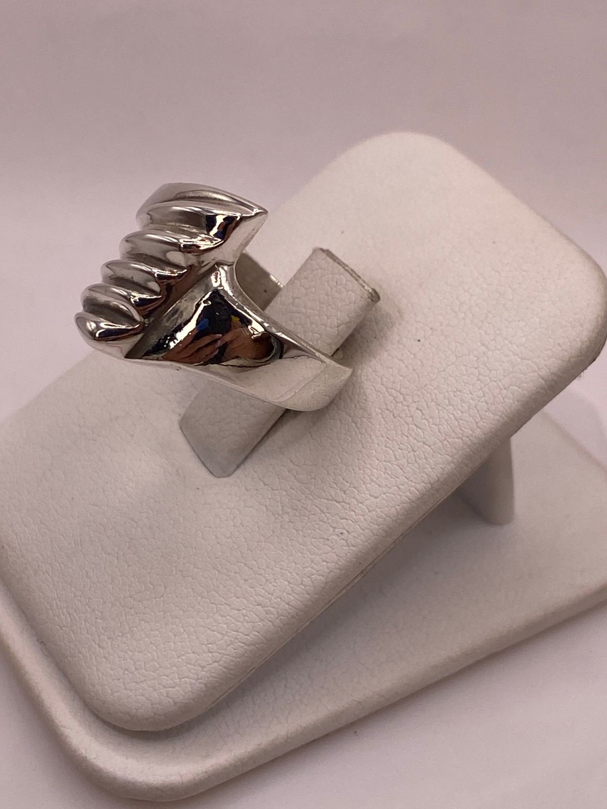 Anillo Contemporáneo Diagonal Texturizado en Plata .925
