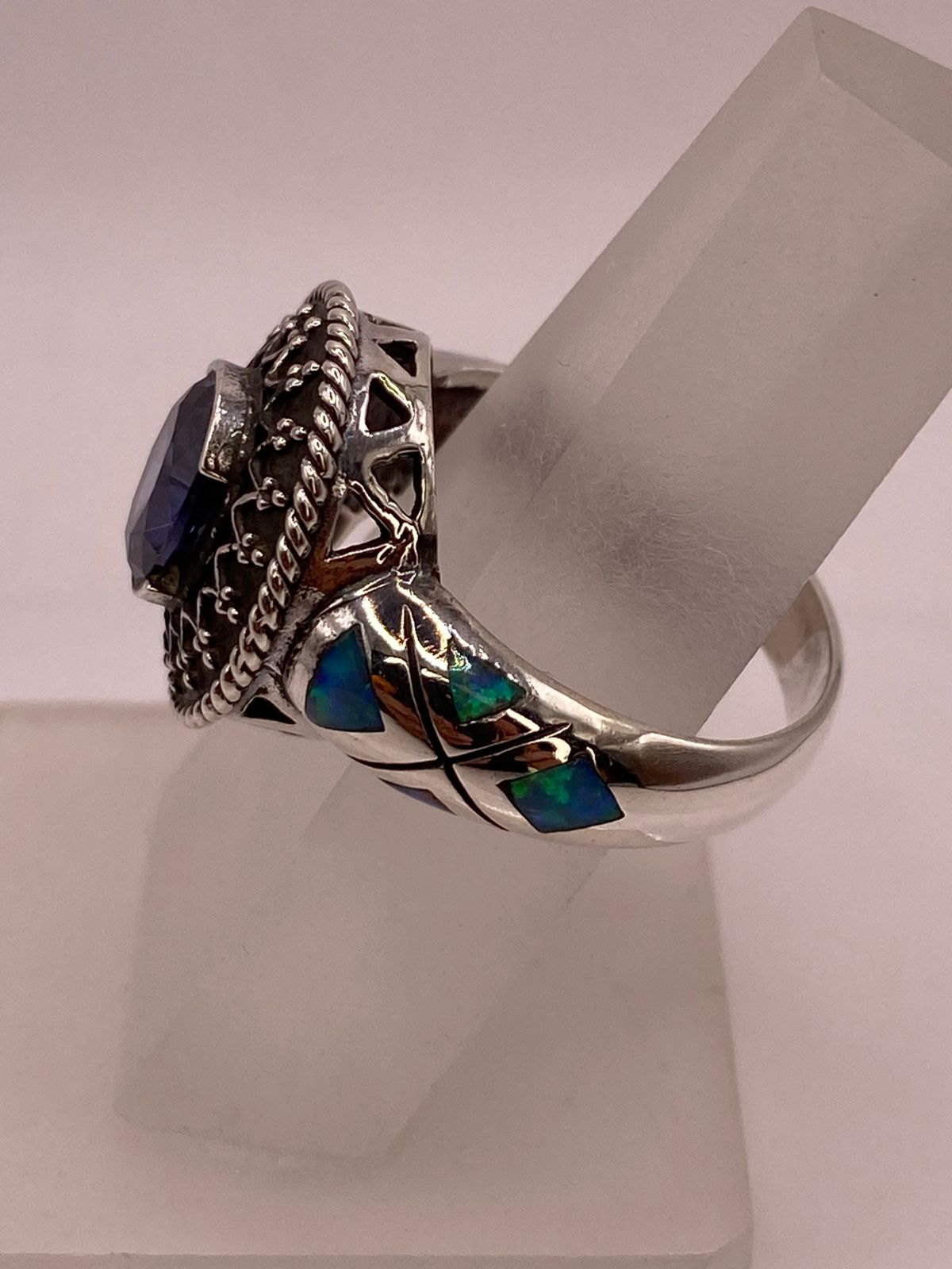 Anillo Contemporáneo con Marquesita, Ópalo de Fuego y Zirconia en Plata .950