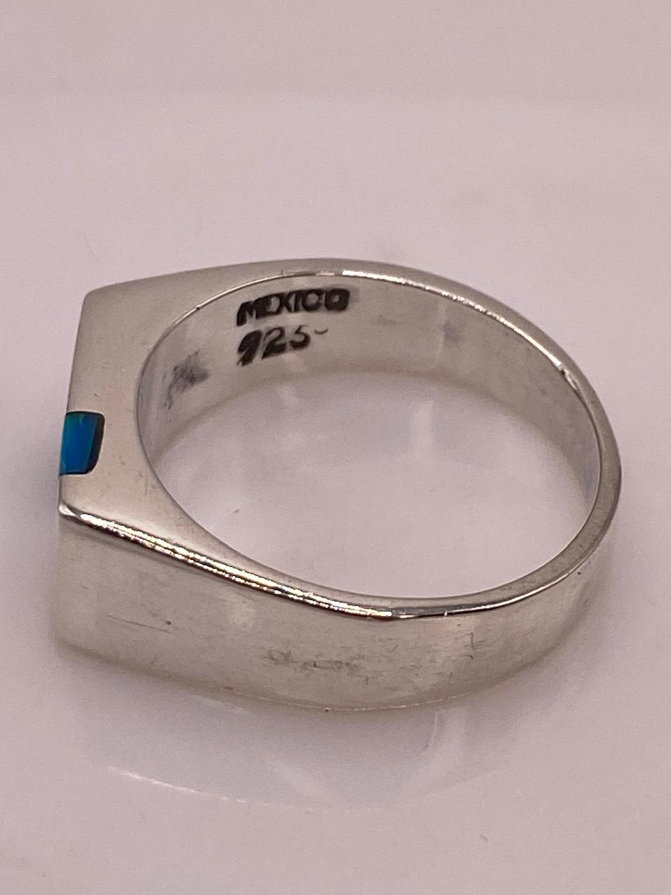 Anillo Contemporáneo con Ópalo de Fuego Azul‑verde en Plata .925