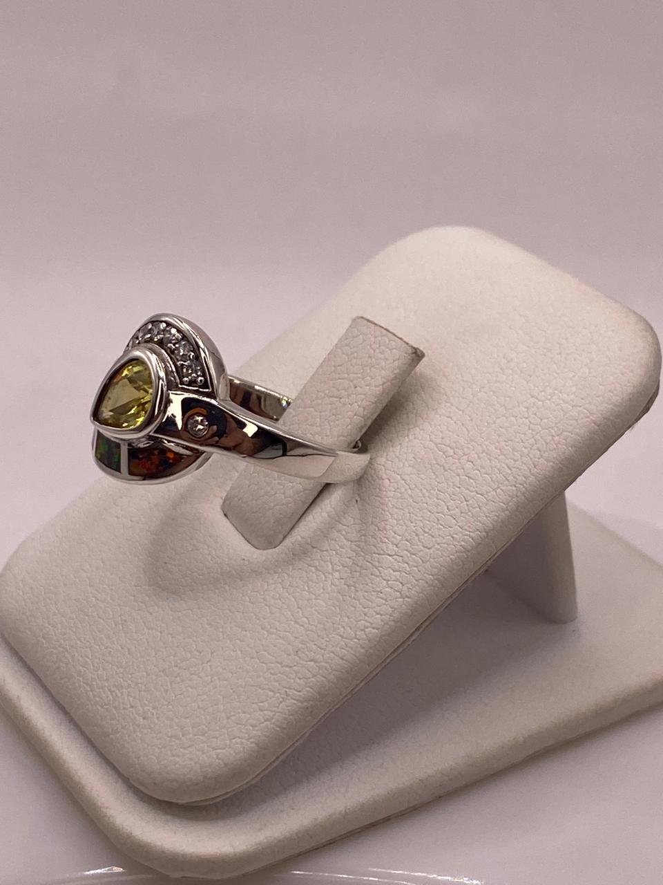 Anillo Contemporáneo con Ópalo de Fuego y Zirconia en Plata .925