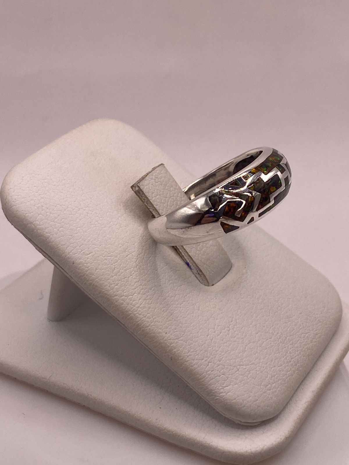 Anillo Contemporáneo de Plata 950 con Ópalo de Fuego