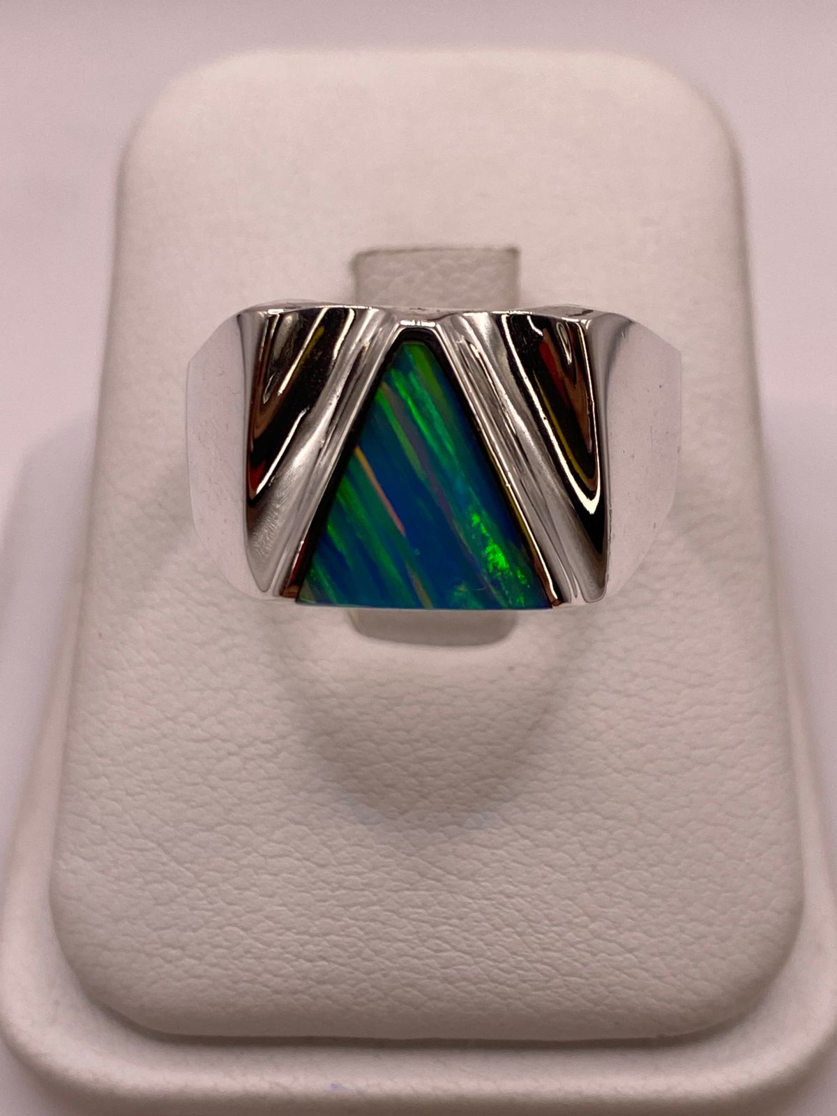 Anillo Contemporáneo Plata Ley 950 con Ópalo de Fuego Azul‑verde