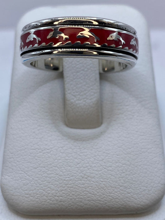 ❤️ Anillo de Coral Rojo con Delfines en Plata .925 — ángulo diagonal
