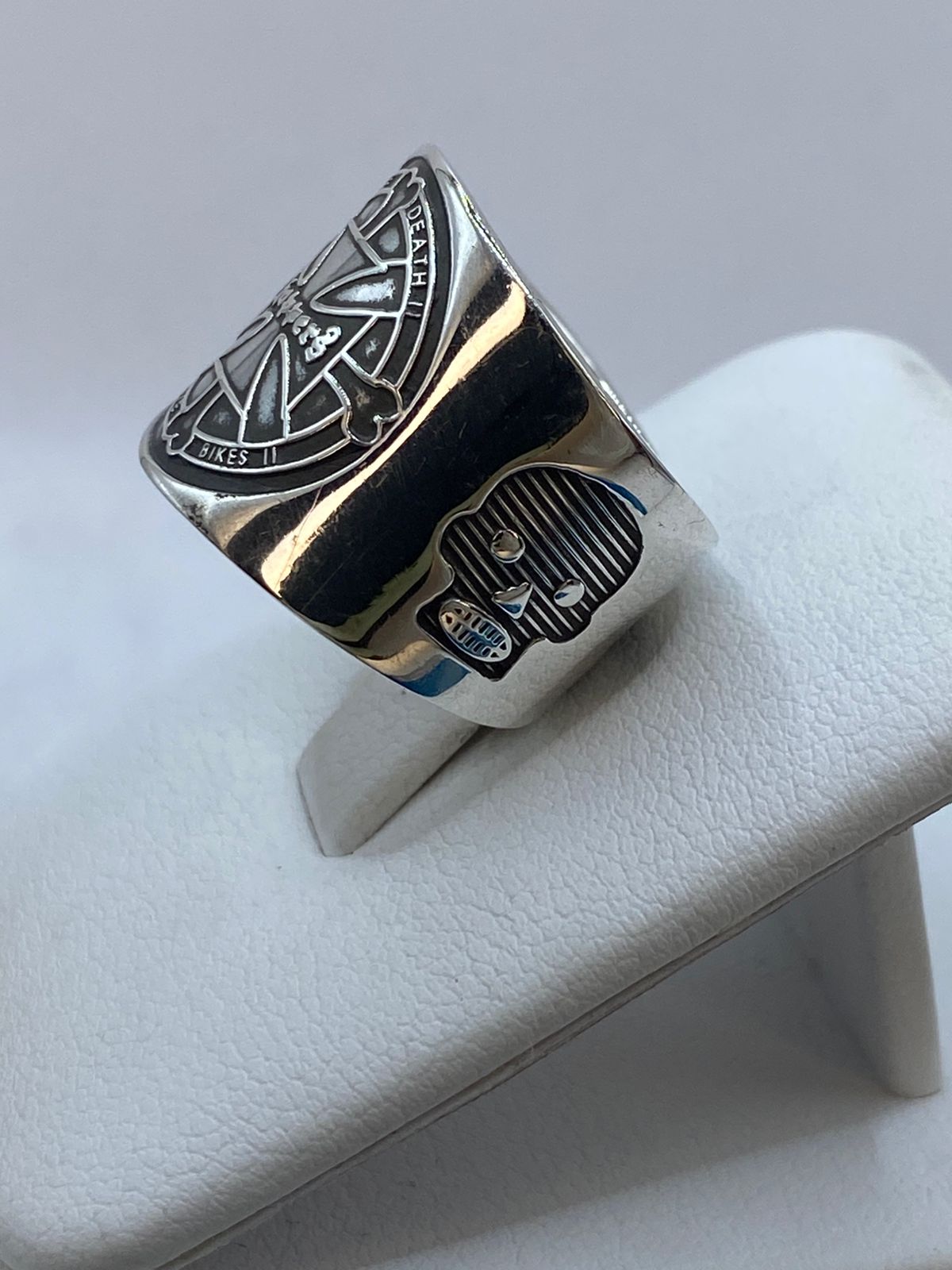 Anillo Cruz Biker “Life Death Love Bikes” en Plata .925 – Diseño Sello Motociclista