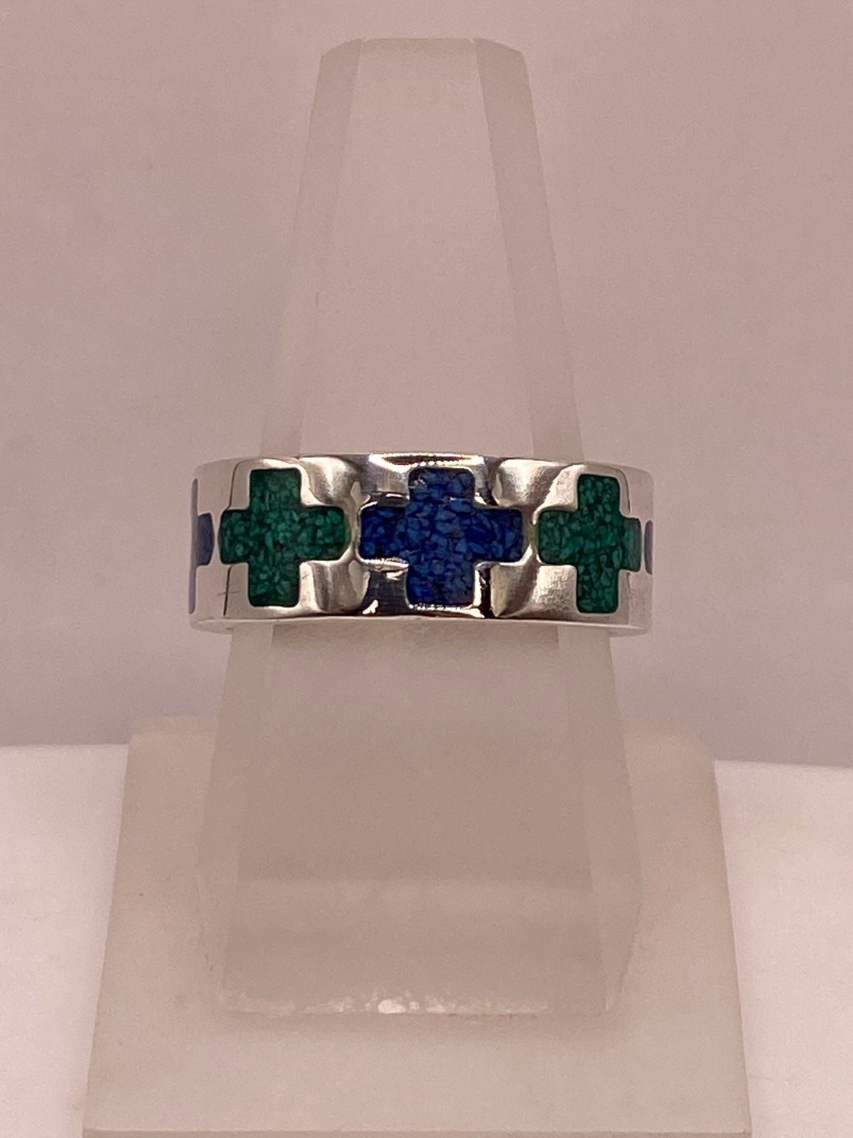 Anillo Cruz Geométrica de Plata .925 con Incrustaciones de Piedra
