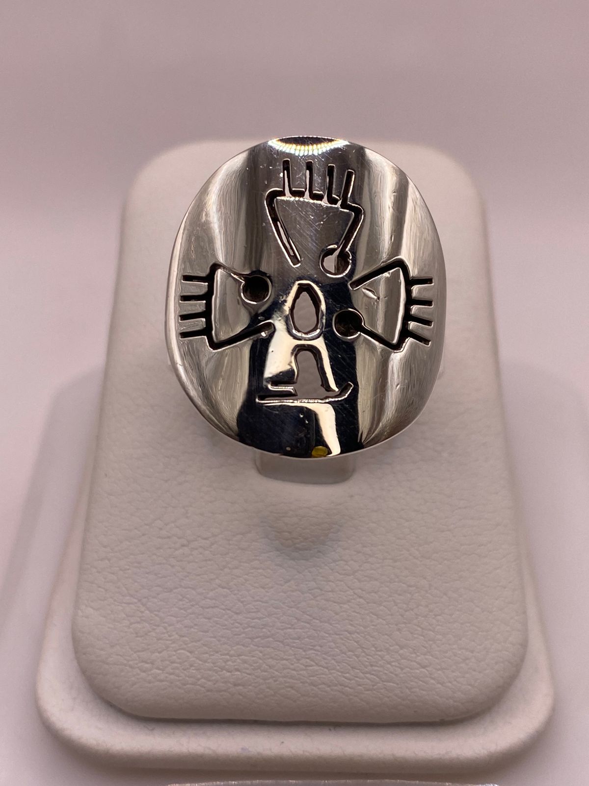 Anillo con Diseño de Cruz en Plata .925
