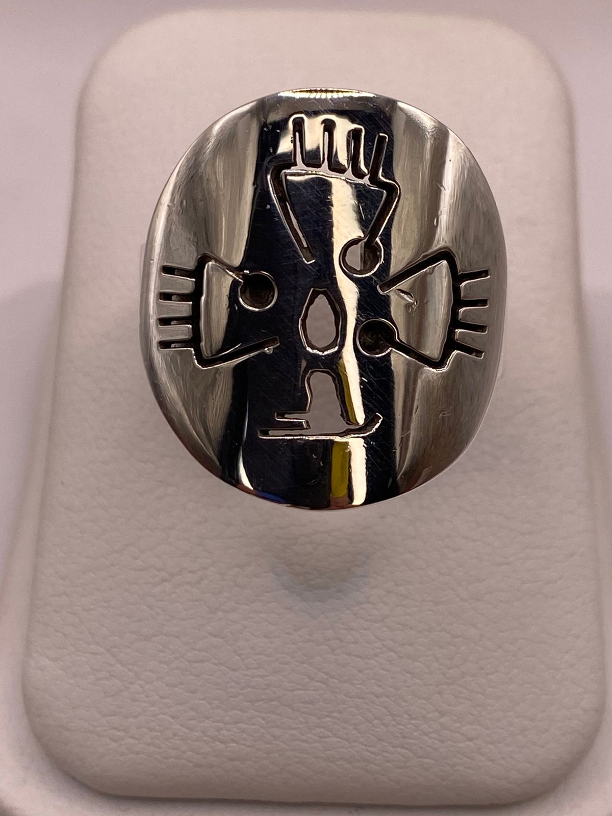 Anillo con Diseño de Cruz en Plata .925