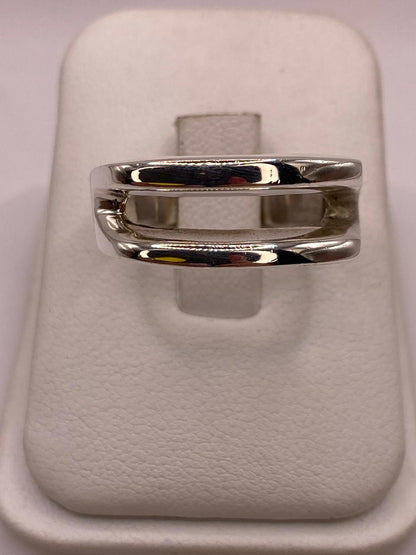 Anillo Doble Banda Abierta en Plata .925, vista de detalle