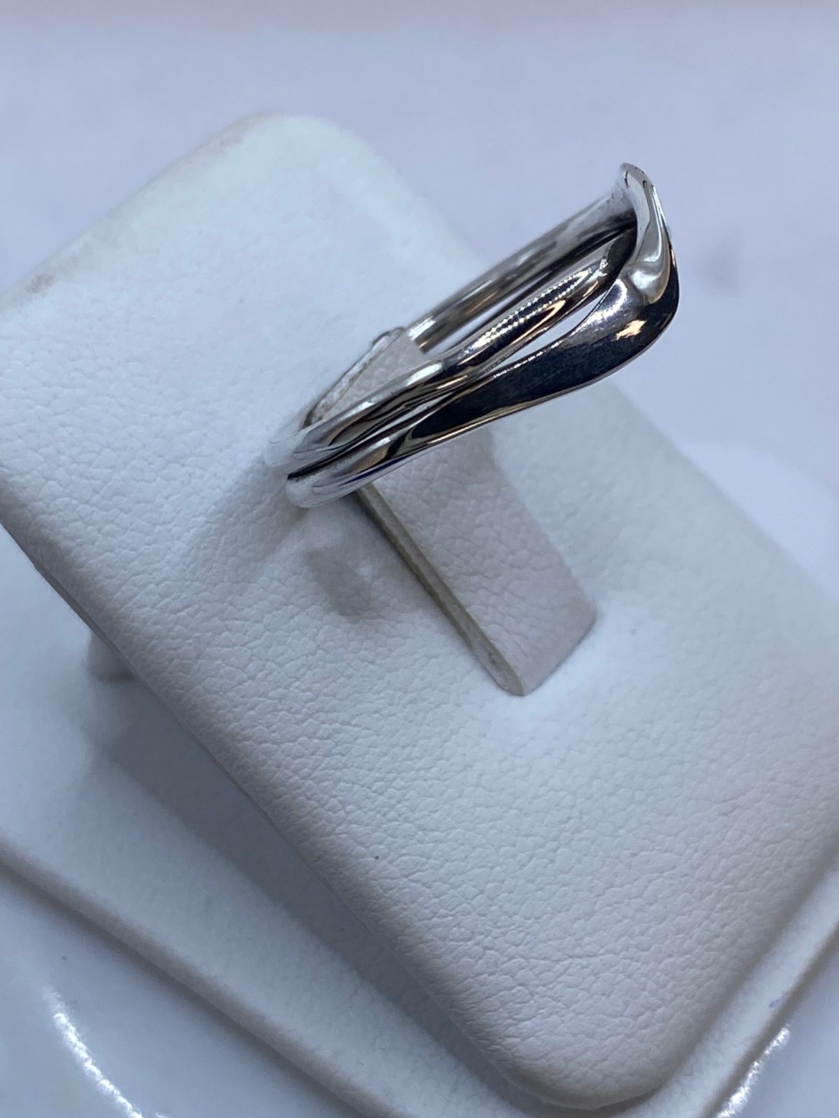 Anillo Doble Banda Entrelazada en Plata .925