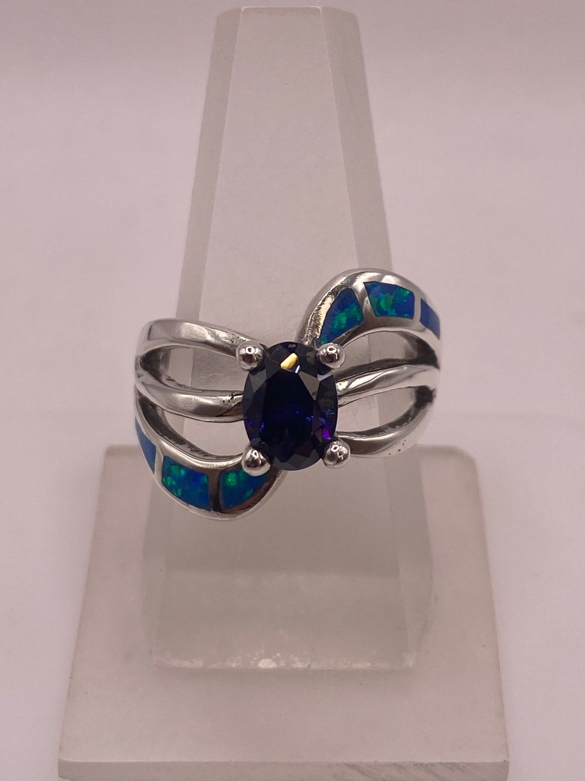 💍✨ Anillo Elegante Curvo de Plata 950 con Ópalo de Fuego y Zirconia