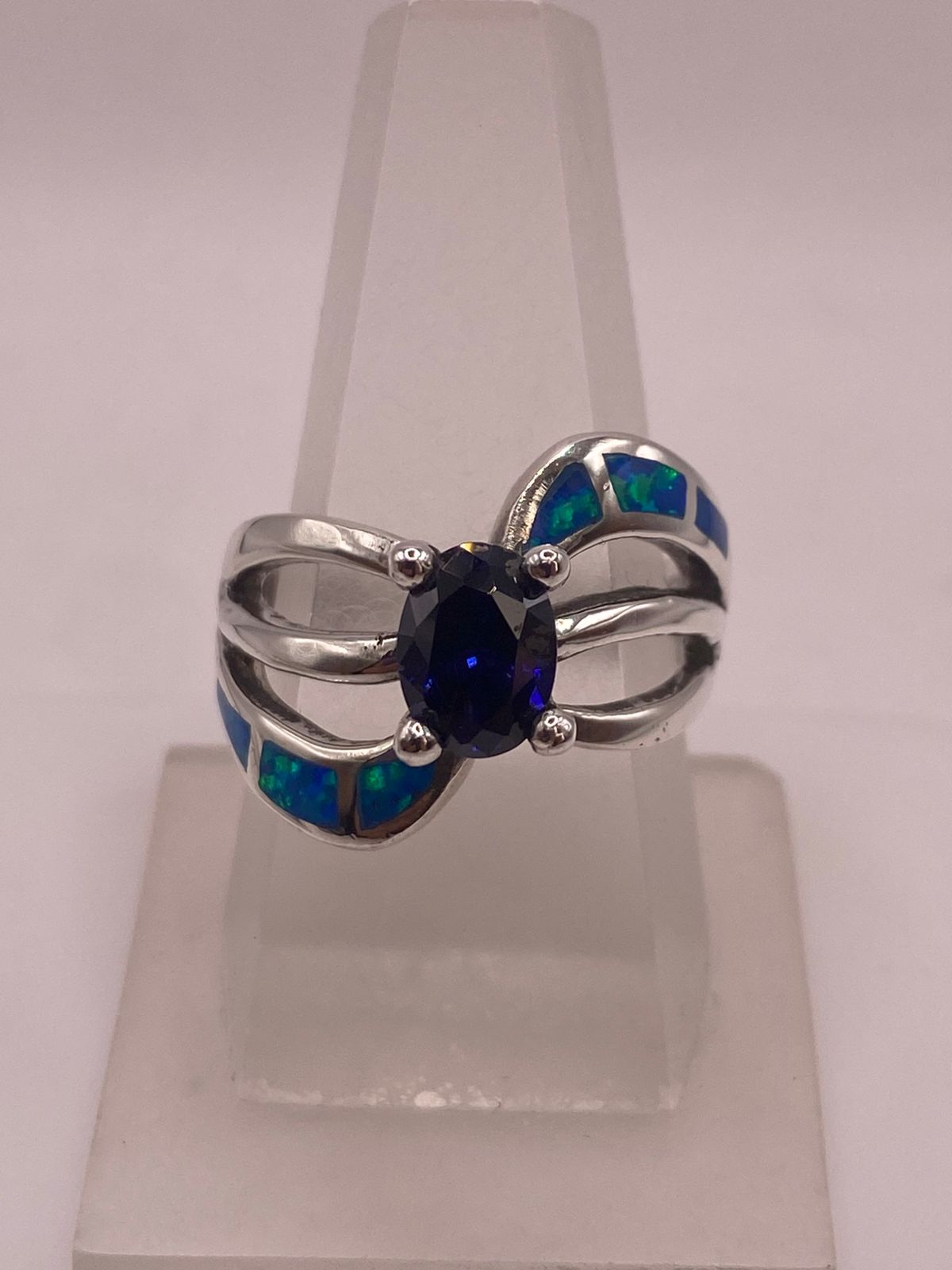 💍✨ Anillo Elegante Curvo de Plata 950 con Ópalo de Fuego y Zirconia