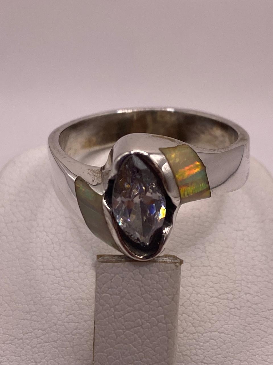 💍✨ Anillo Elegante de Plata 950con Ópalo de Fuego y Zirconia