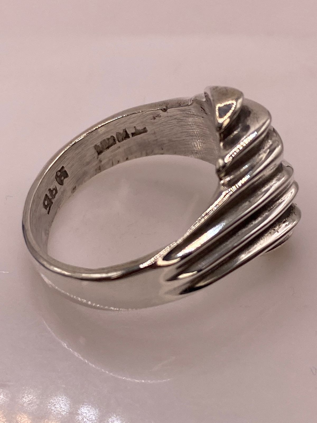 Anillo Escultural Ondas en Plata .925