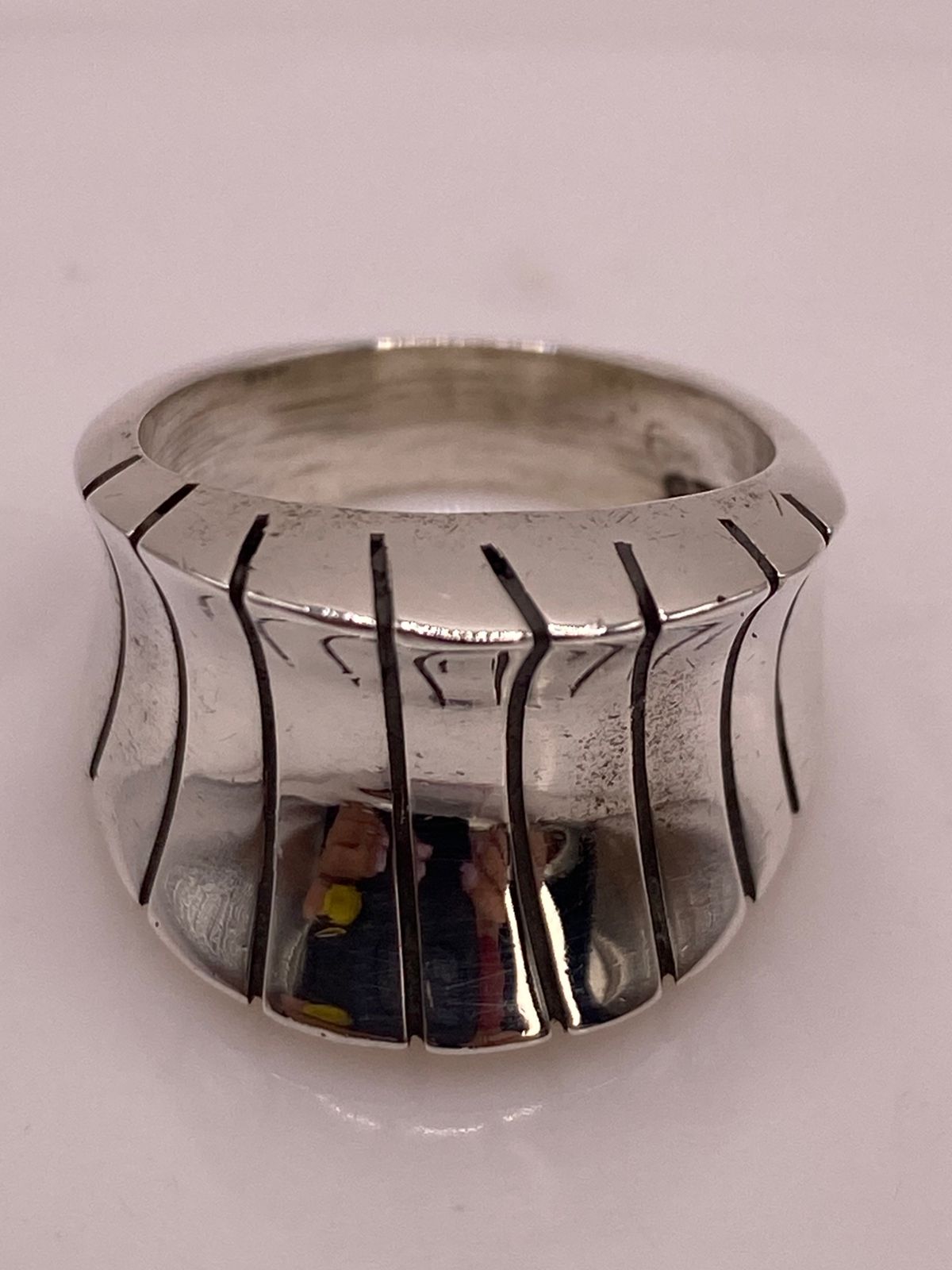 Anillo Escultural Ondulado en Plata .925