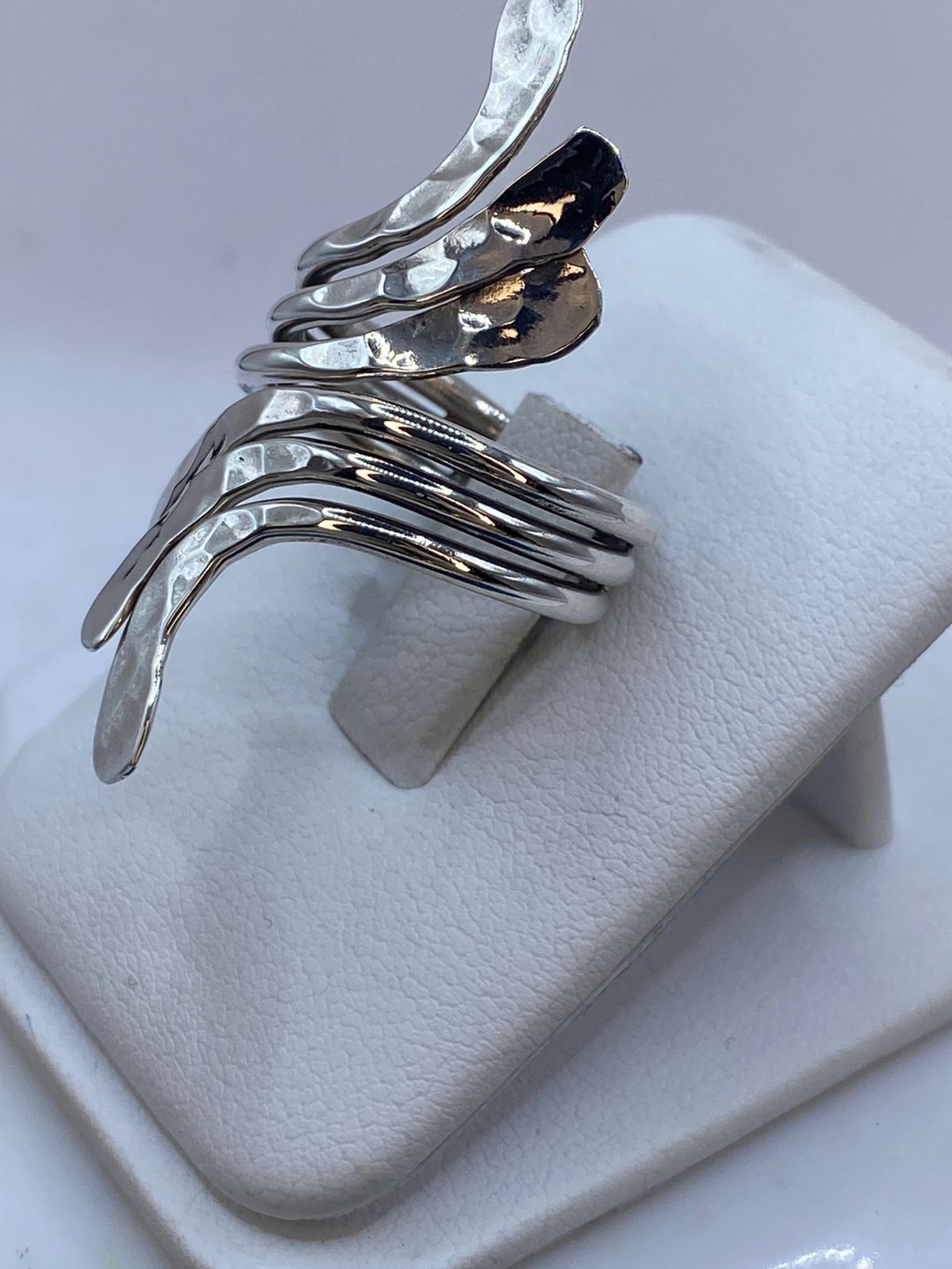 Anillo Escultural Orgánico Texturizado en Plata .925