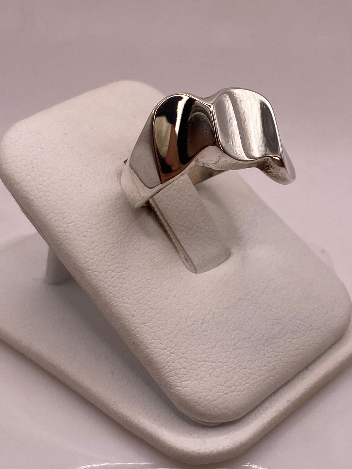 Anillo Escultural de Plata Ley .925 con Formas Ovaladas