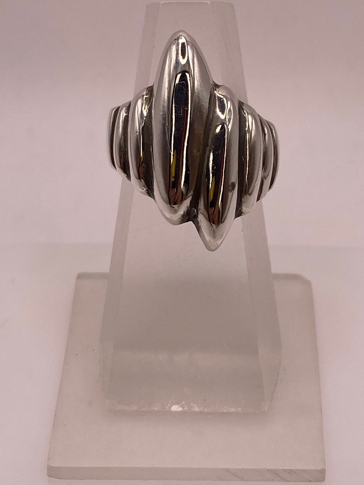 Anillo Escultural de Plata .925