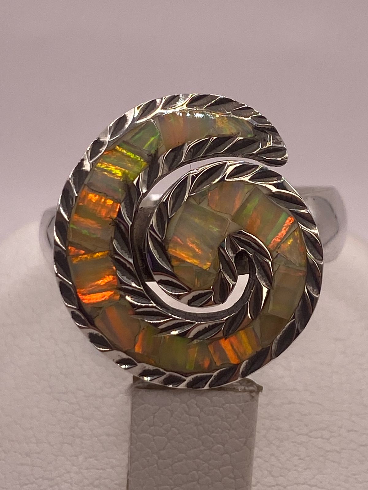 💍🔥 Anillo Espiral de Plata 950 con Ópalo de Fuego