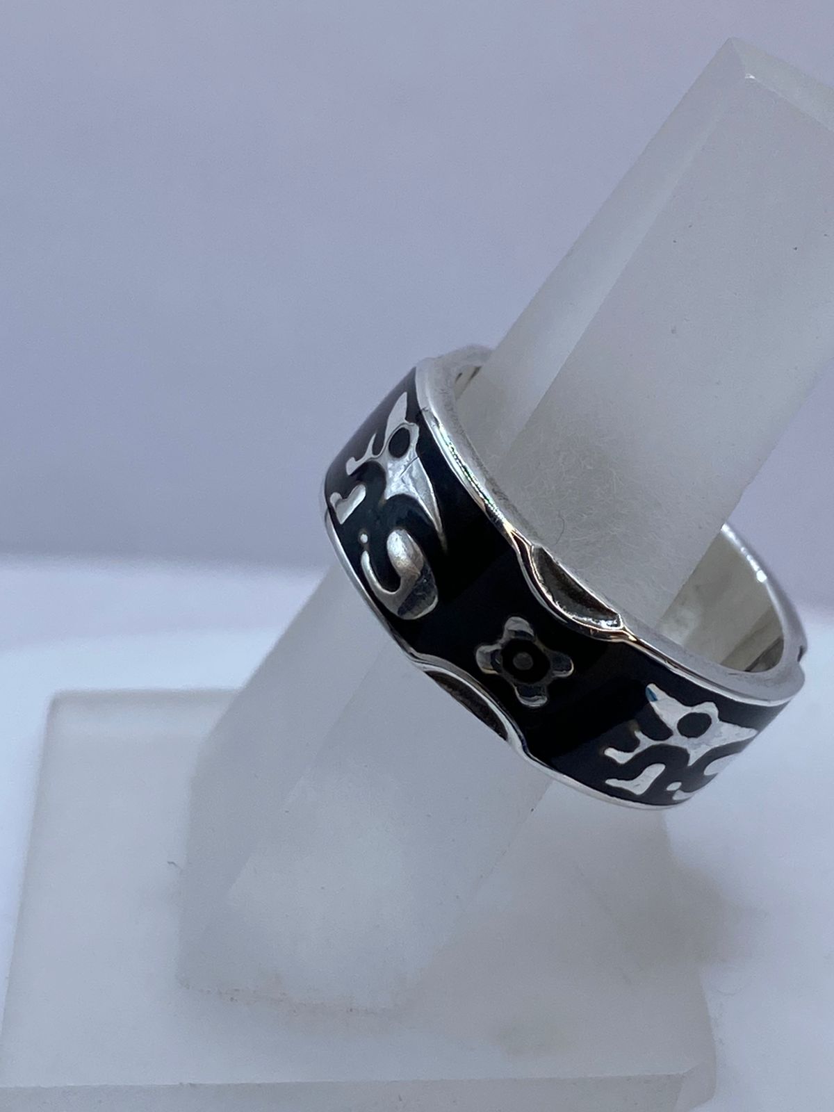 Anillo de Figura Orgánica en Plata .925