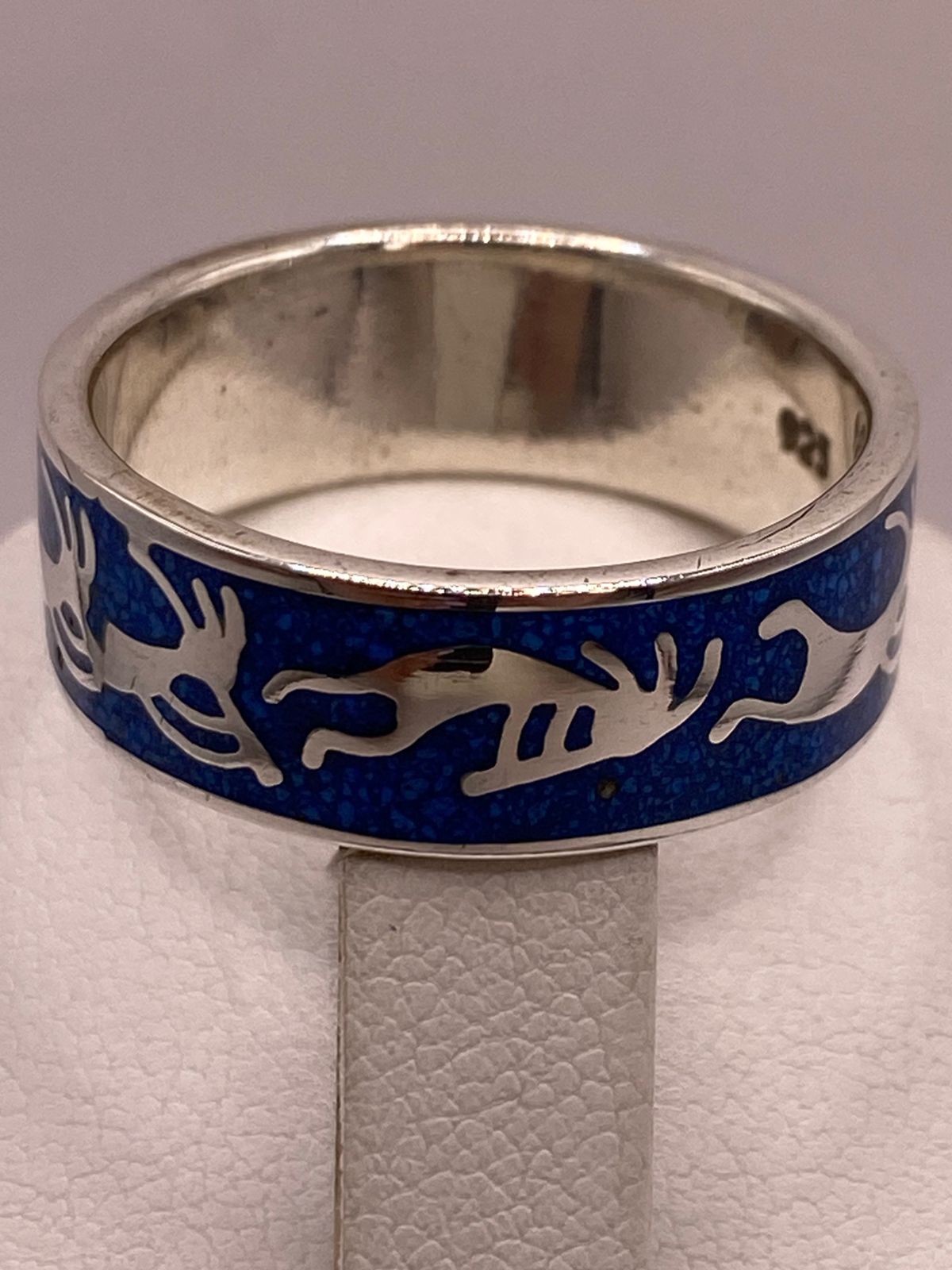 Anillo Figuras Zoomorfas con Piedra Azul Incrustada de Plata .925